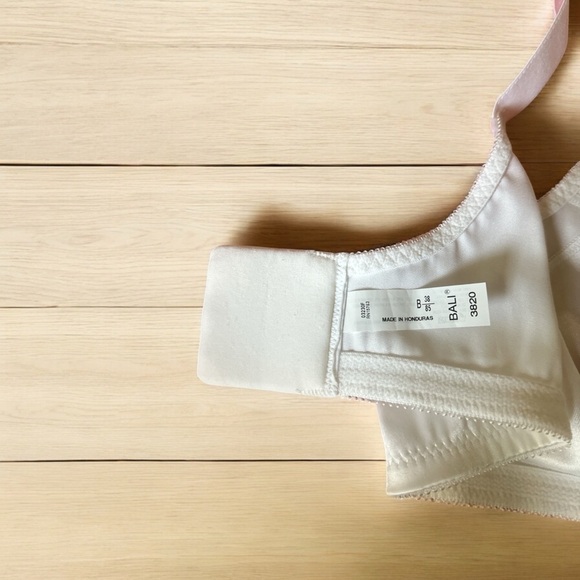 Bali Double Support Wirefree Bra DF3820 White 38B | Wireless Comfort - Picture 7 of 7